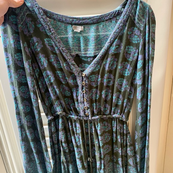 Ecote Helena Printed Long-Sleeve Romper - Picture 2 of 8